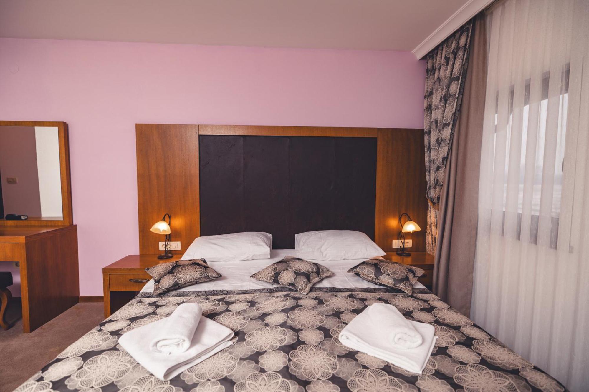 Etno Selo Stanisici Hotel Leonida Dijelovi Экстерьер фото