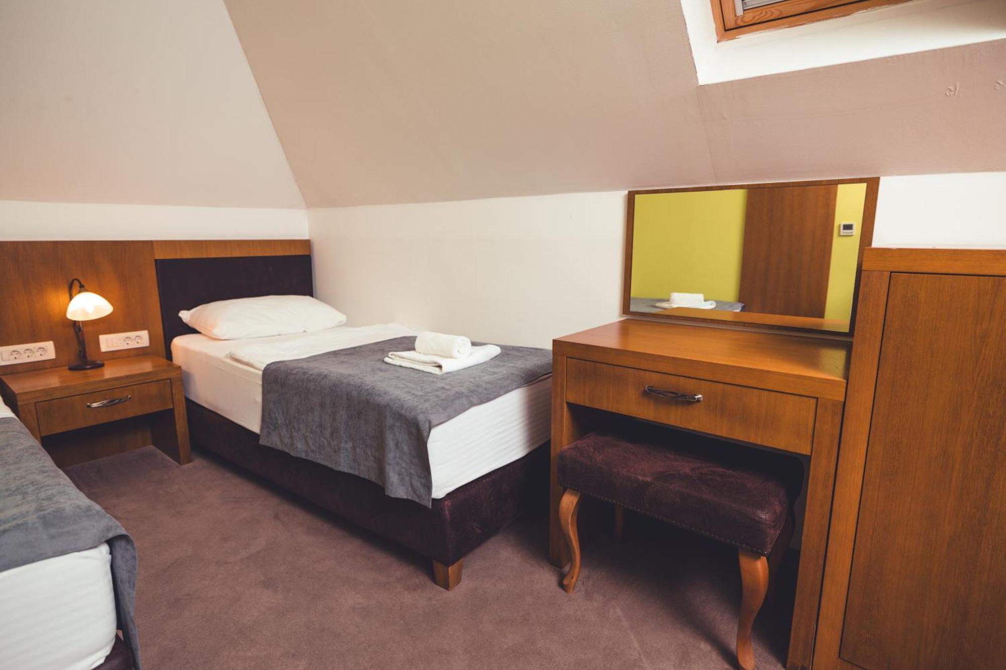Etno Selo Stanisici Hotel Leonida Dijelovi Экстерьер фото