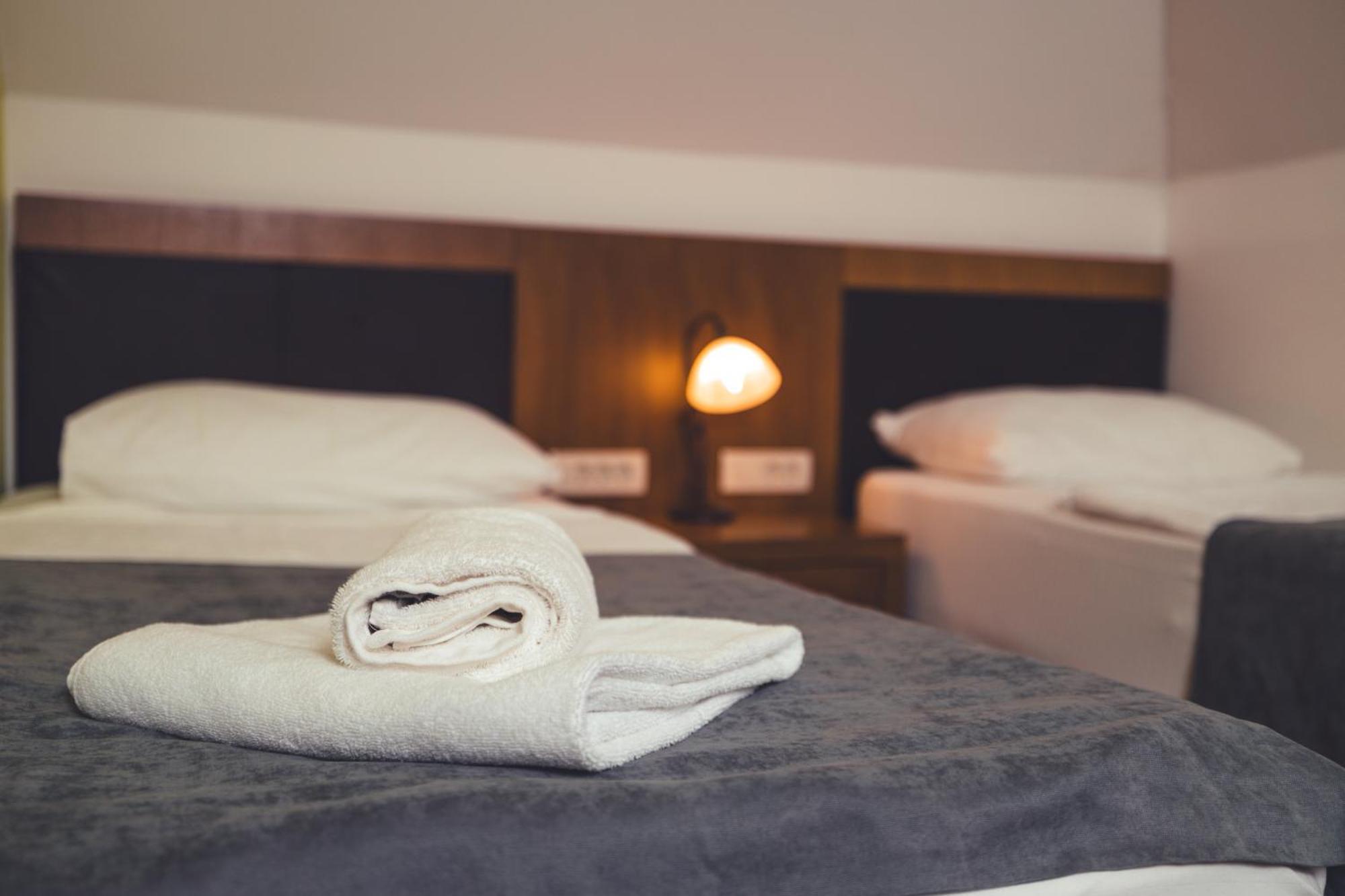 Etno Selo Stanisici Hotel Leonida Dijelovi Экстерьер фото